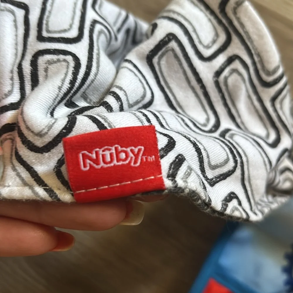 Disney And Nuby Bib Set for Mealtime Fun